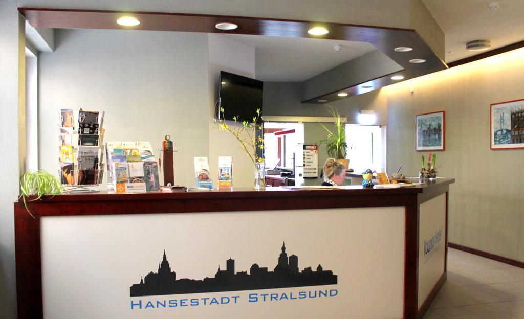 Younior-Hotel ชตราลซุนด์ ภายนอก รูปภาพ
